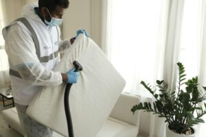 Cat de curata este salteaua ta? Ghid complet pentru igienizarea corecta acasa si cand e momentul sa apelezi la profesionisti