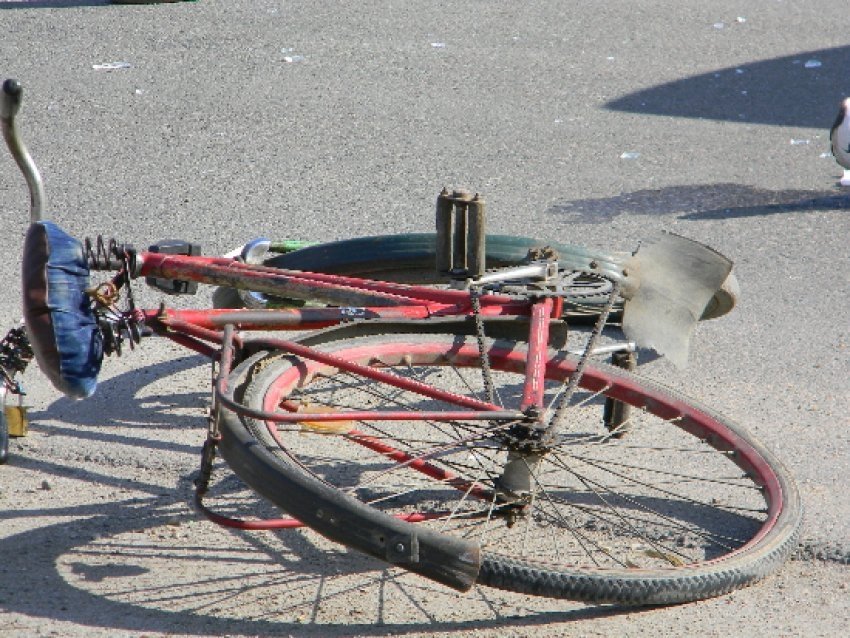 Incident lângă un poligon privat din Botoșani: un biciclist rănit de un glonț rătăcit